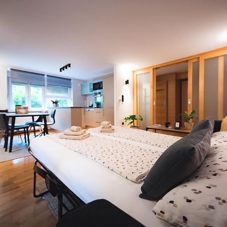 Sleep, Eat, Repeat And Park Your Car In City Center Zagreb Ngoại thất bức ảnh