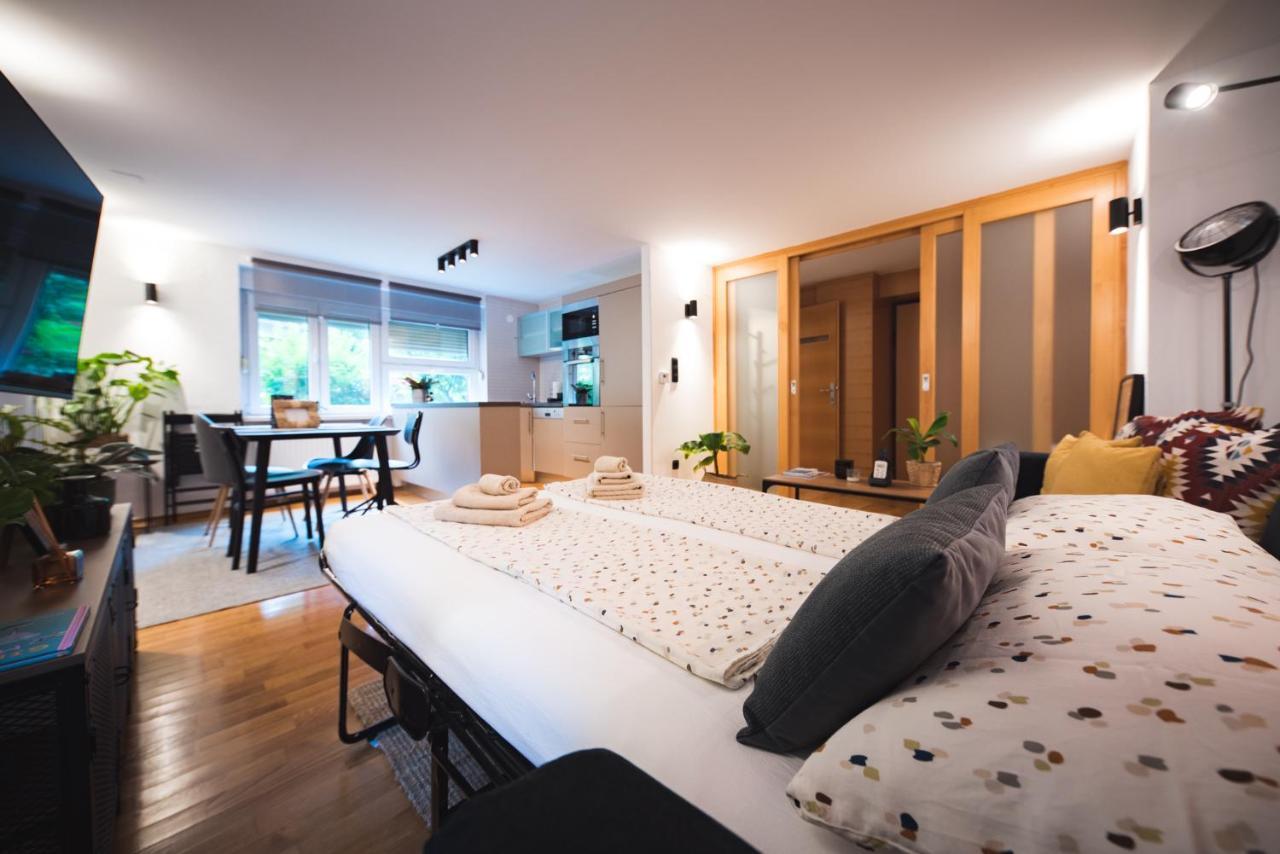 Sleep, Eat, Repeat And Park Your Car In City Center Zagreb Ngoại thất bức ảnh